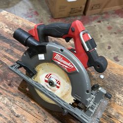 Milwaukee 18 volt Fuel 7-1/4” Circular saw 