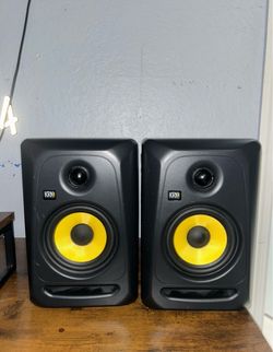 KRK CLASSIC 5 SPEAKERS