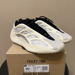 Yeezy 700 V3