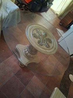 Glass dinning table