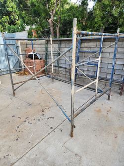 Scaffolding frames with galvanized cross braces 5ft.W ×7ft.D×5ft.H  6 frames and 6 cross braces$450.00