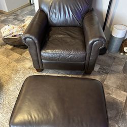 CHAIR & OTTOMAN 