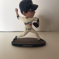 Kenta Maeda Dodger Baseball Bobble head 