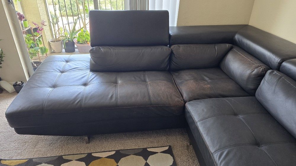 Modern Black Sectional Sofa with Adjustable Headrests