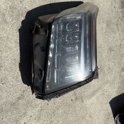 2015 to 2019 Cadillac Escalade Driver Side, Headlight OEM Good Condition 