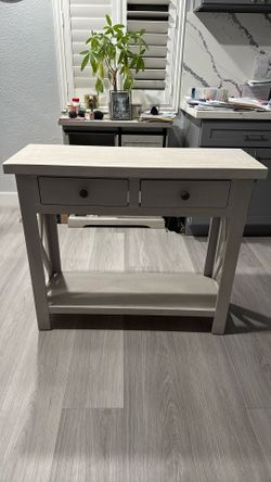 Living room Vanity