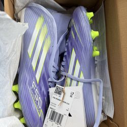 SOCCER CLEARS SIZE 6.5 Women’s