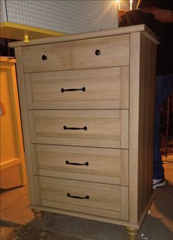 Dresser