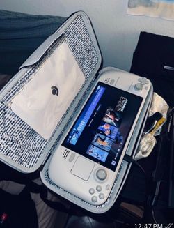 Limited Edition White Steam Deck OLED 1TB