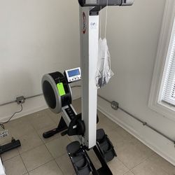 Life Core R100 Rower
