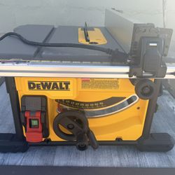Table Saw Dewalt 8.1/4 Corded Use New