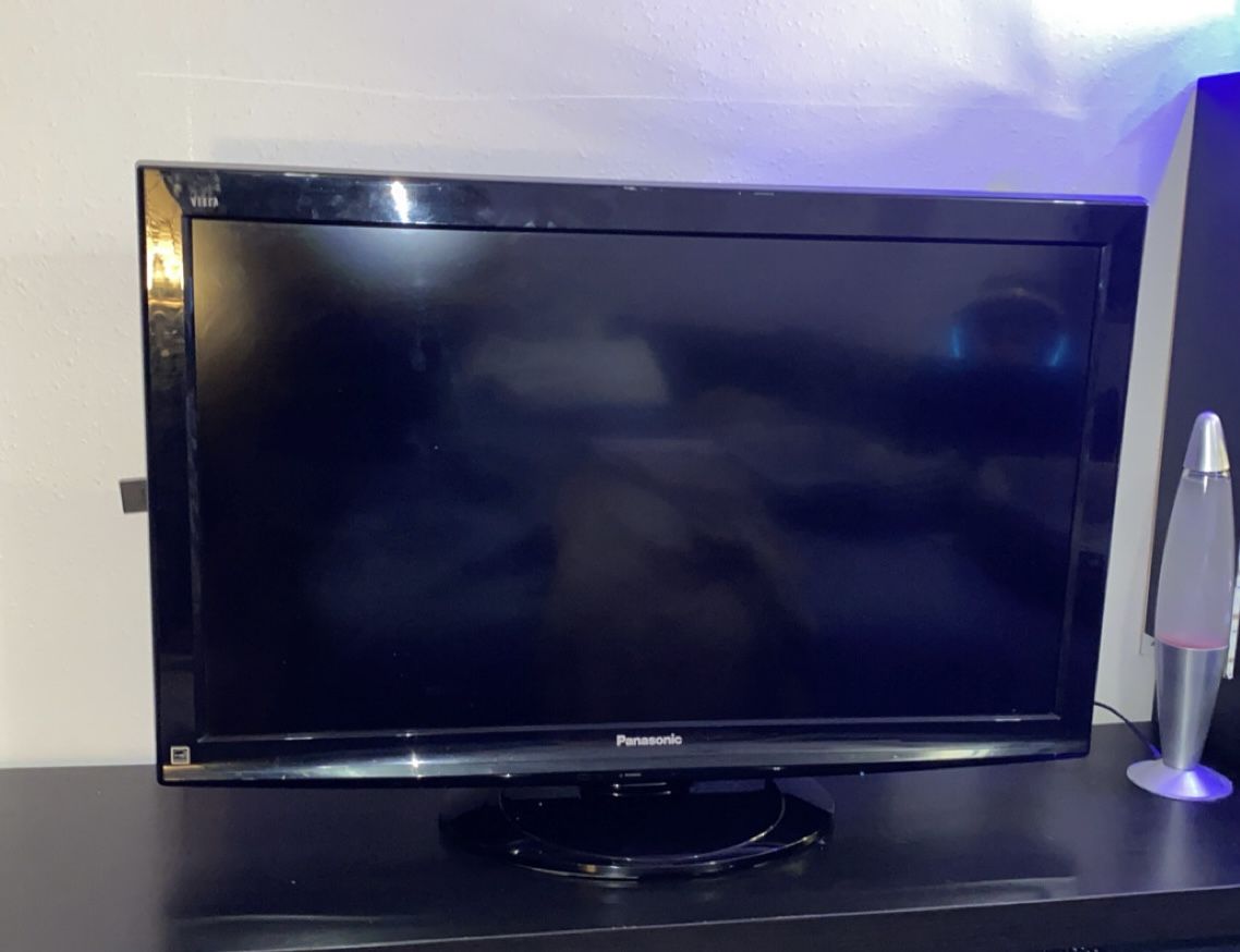 32” Panasonic Viera LCD