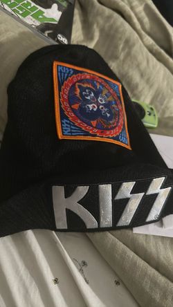 Kiss Winter Hat