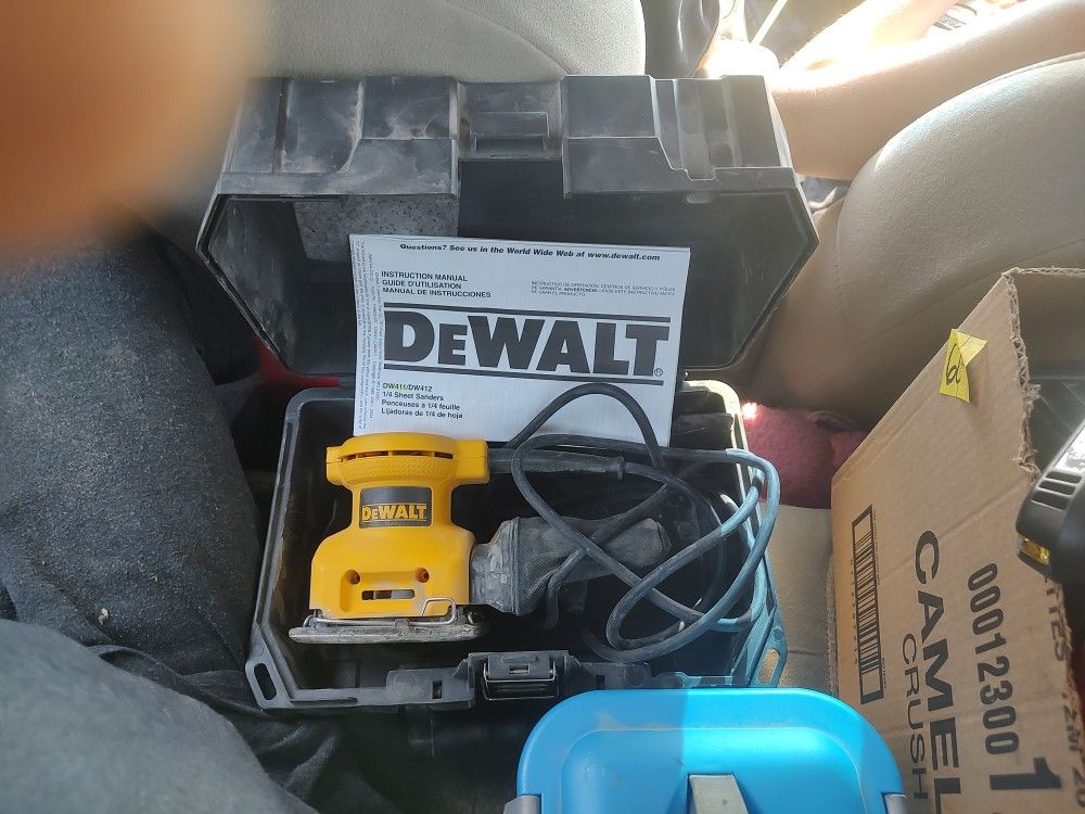 DeWalt Sander 