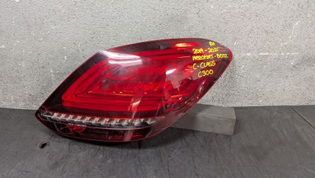 2019-2020-2021 MERCEDES BENZ C-CLASS C300 RIGHT TAILLIGHT OEM USED #10841