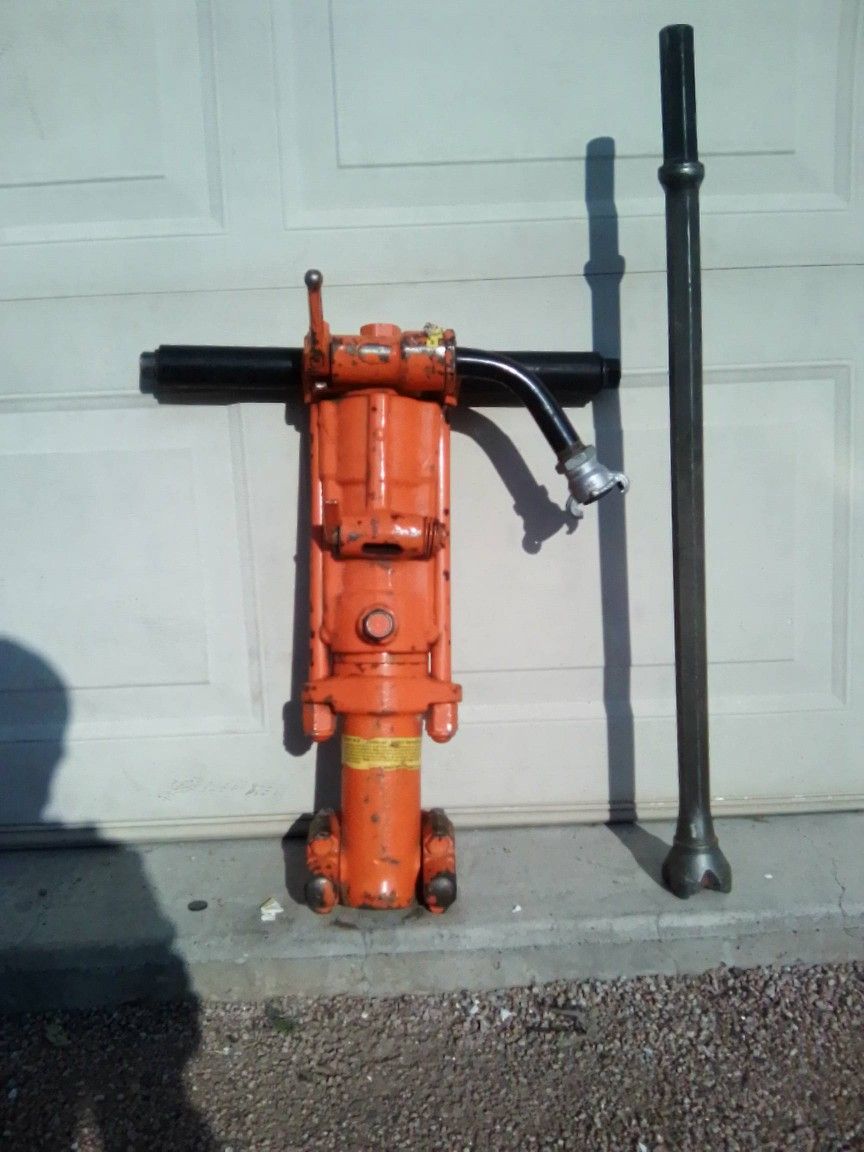 APT 190 / 60lb Demolition Hammer 