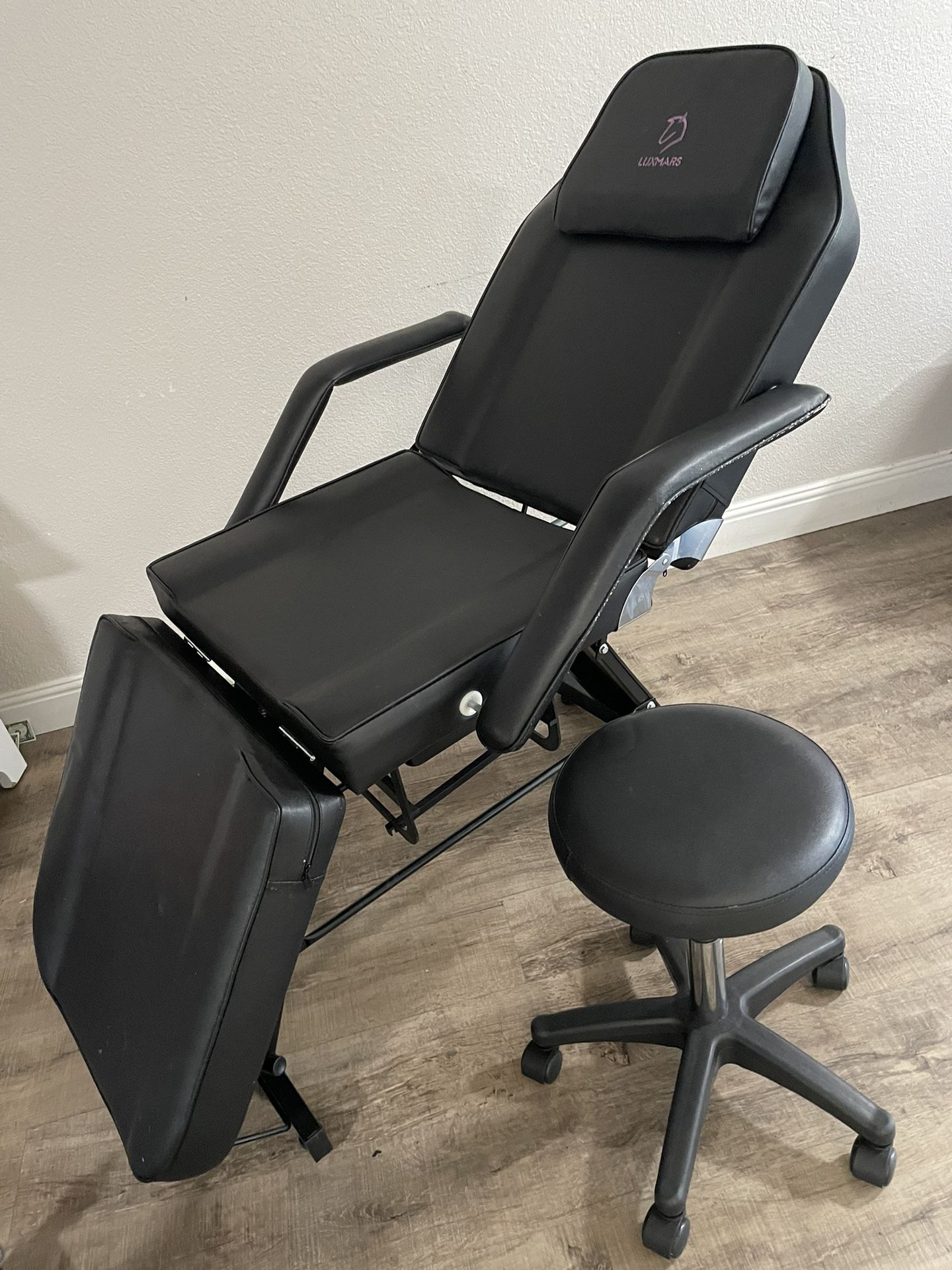 massage table with bench