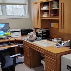 4-piece Oak Desk With 7 Drawers, 6 Shelves  And 2 Cabinets
