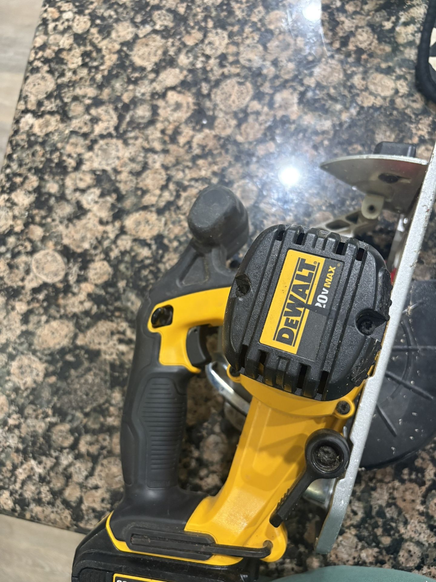 Dewalt Skill Saw 20v