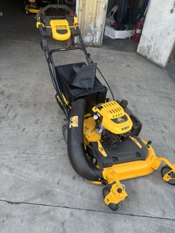 28 in. 224cc E-GOV Engine 3-in-1 Gas RWD Self-Propelled Lawn Mower with High Rear Wheels Motor Comercial 