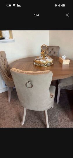 Table with 4 chairs