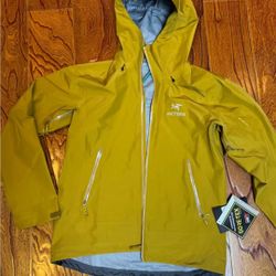 Arcteryx BETA Lt gore-tex