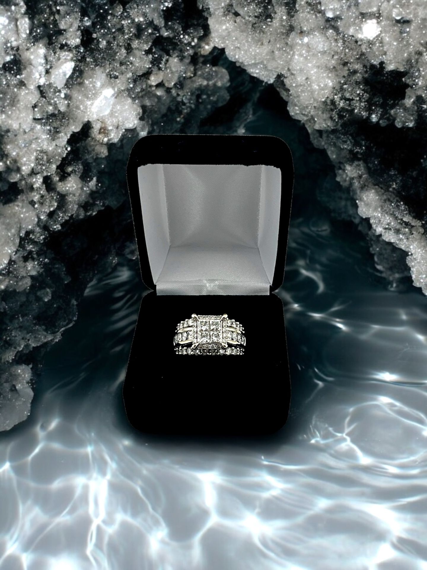 14kt 10.80g White Gold with Square and Round Diamonds Ring
