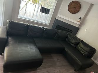 Black Leather Sectional Sofa with Chaise
