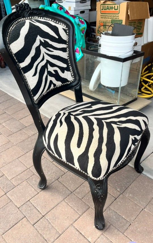 Black Vanity Table/Desk With Blacl Wooden Carved Mirror And Upholstered Zebra Chair