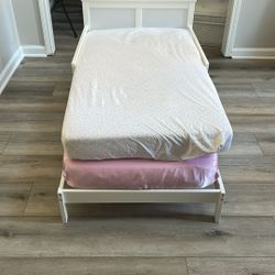Toddler Bed &two Mattresses 