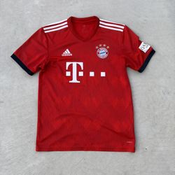 Bayern Munich home shirt size small
