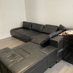 Black L Shapes sectional Couch 