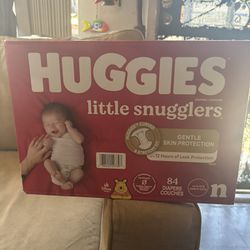 Newborn Huggies 