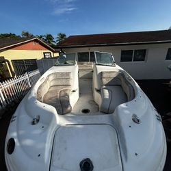Searay Sundeck 