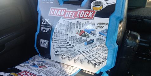 Chanel lock 225pc tool set