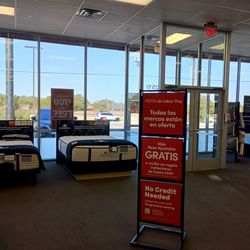 Mattresses Firm N Loop 250 W