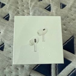 Selling  White AirPods Pro 2s 