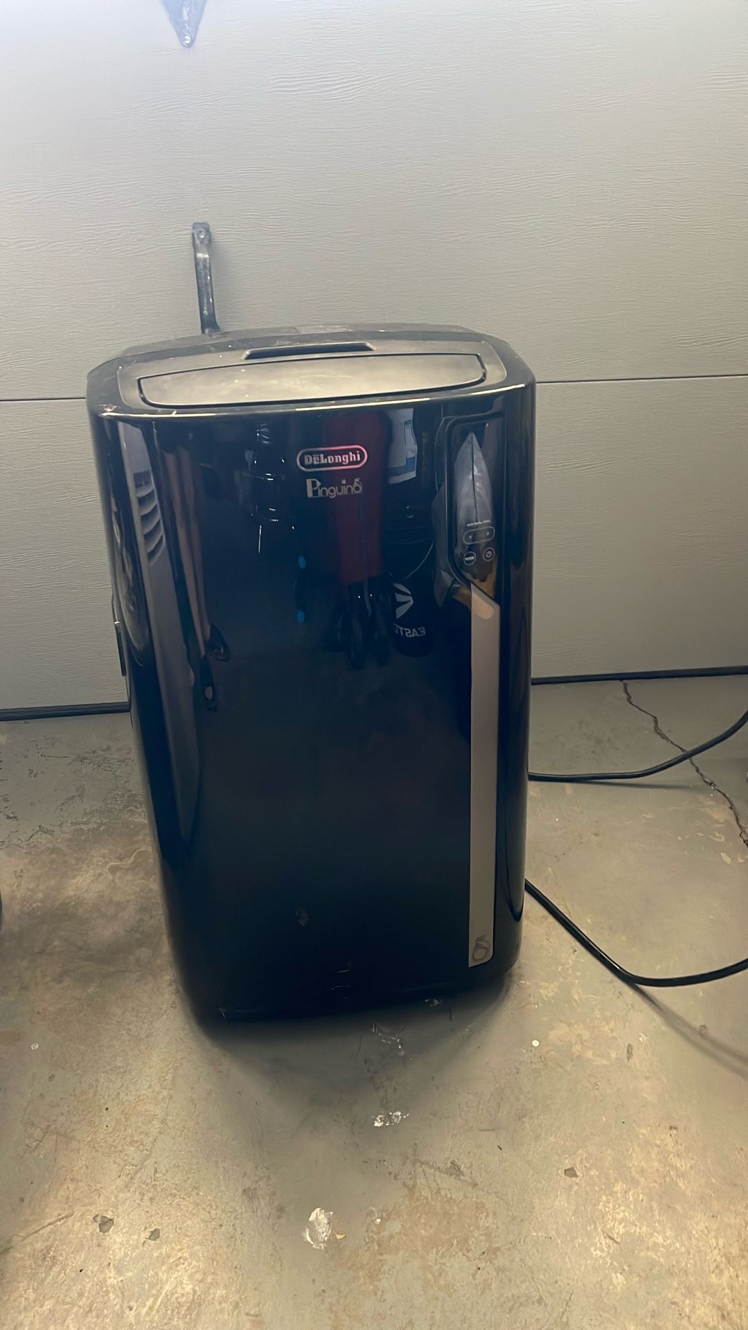 Portable AC unit - Excellent Condition, DeLonghi Pinguino, 12000 BTUs