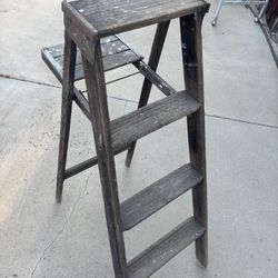 Vintage ladder $5