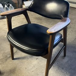 Mid Century Modern  Lounge Chair