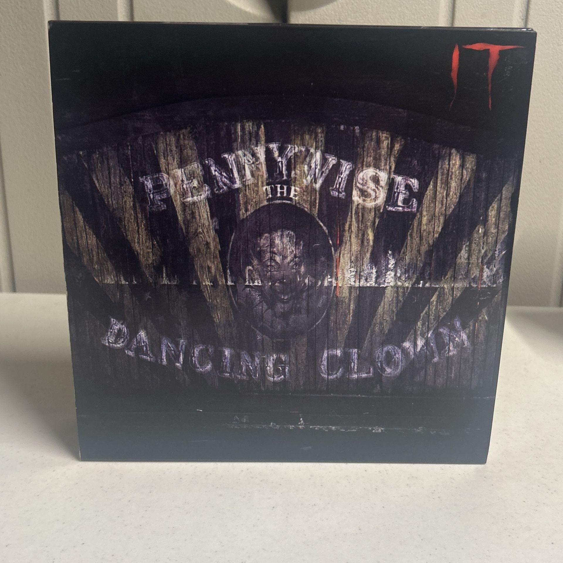IT Ultimate Pennywise The Dancing Clown 2017 7" Action Figure 1:12 Scale NECA