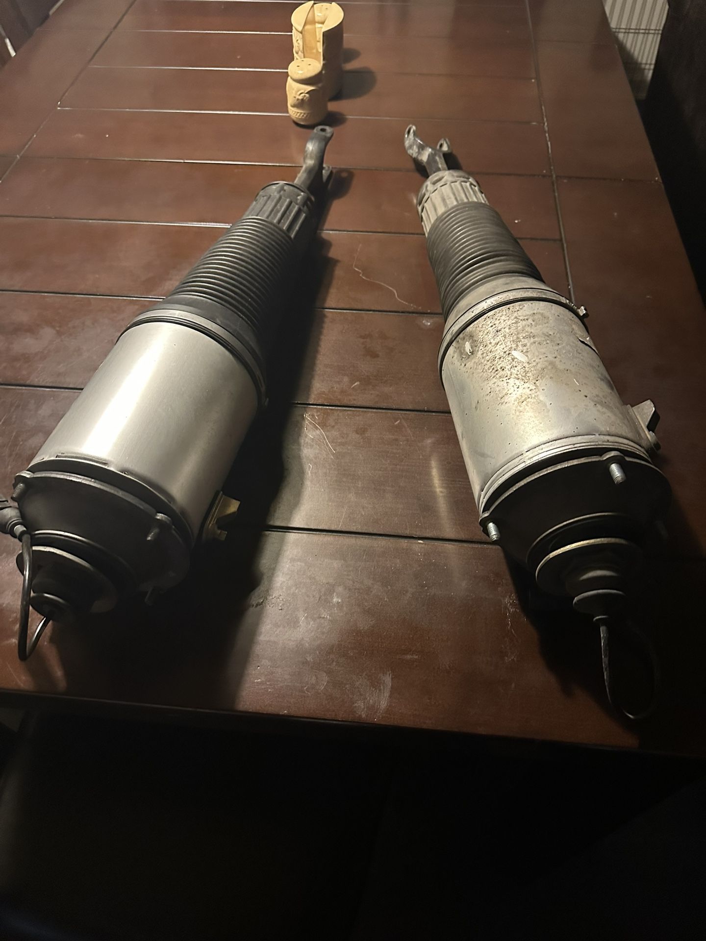 Front Air Shocks And Air Regulator