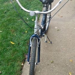 Ladies Schwinn Jaguar Cruiser Bike Seven Speeds 26-in Tires
