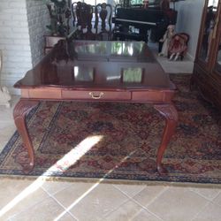 Dining Room Table And Chairs 