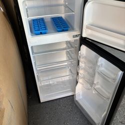 Frigidaire 4.5 Cu. Ft. Compact Refrigerator FFPS4533UM