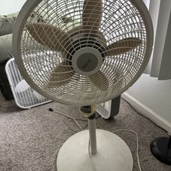 Lasko fan Adjustable height 3 Speed 