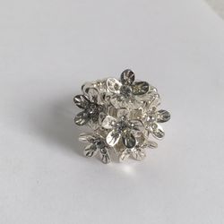 BEAUTIFUL WOMENS STRETCH RING SIZE 8 -12