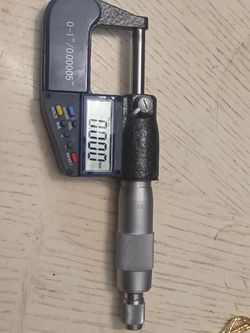 Micrometer diguital used