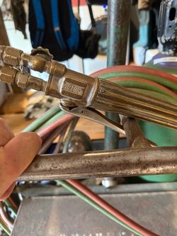 Oxygen/acetylene cutting set up