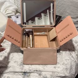 Makeup Box 
